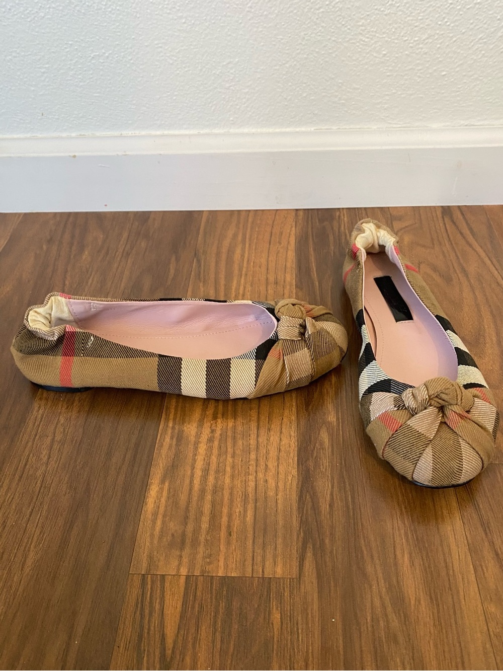Burberry Plaid Knot Ballet Flats - Beige Pink